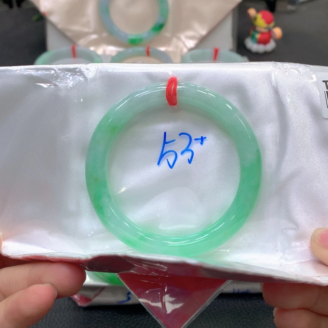 翡翠未镶嵌手镯53圆