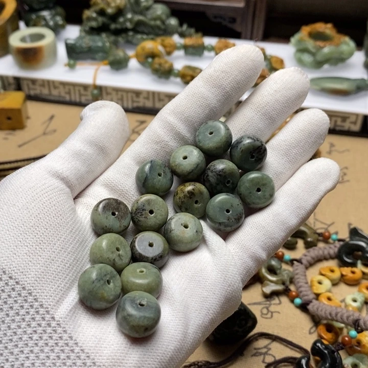 岫岩河磨玉（透闪石质玉）挂件未镶嵌(****)