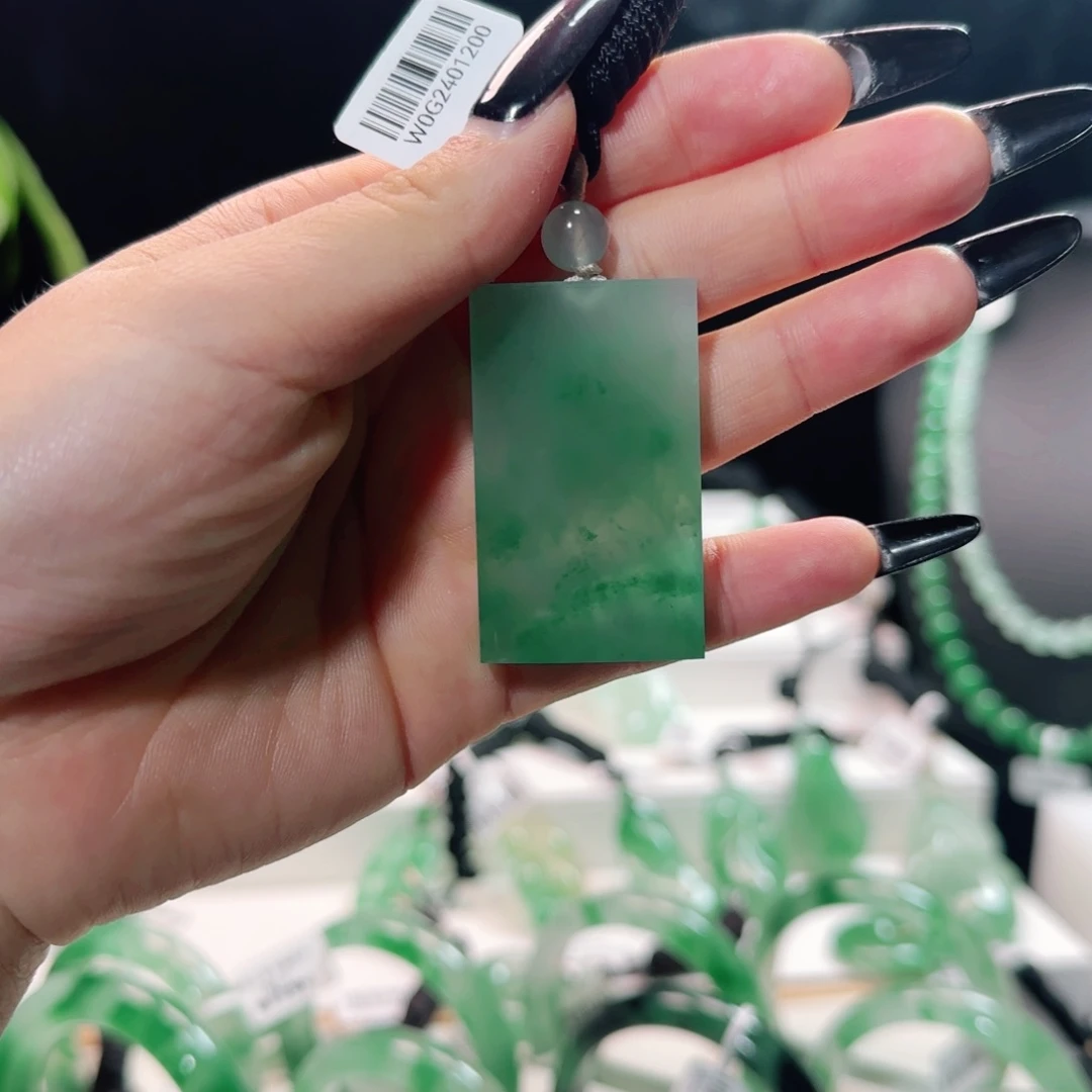 石英质玉吊坠(赠链)未镶嵌