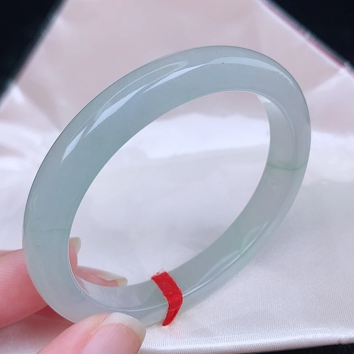 未镶嵌手镯（贵妃镯）翡翠