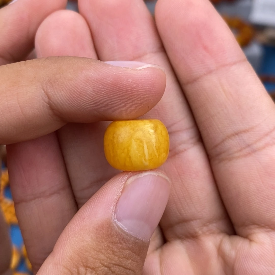 未镶嵌琥珀珠宝奇石
