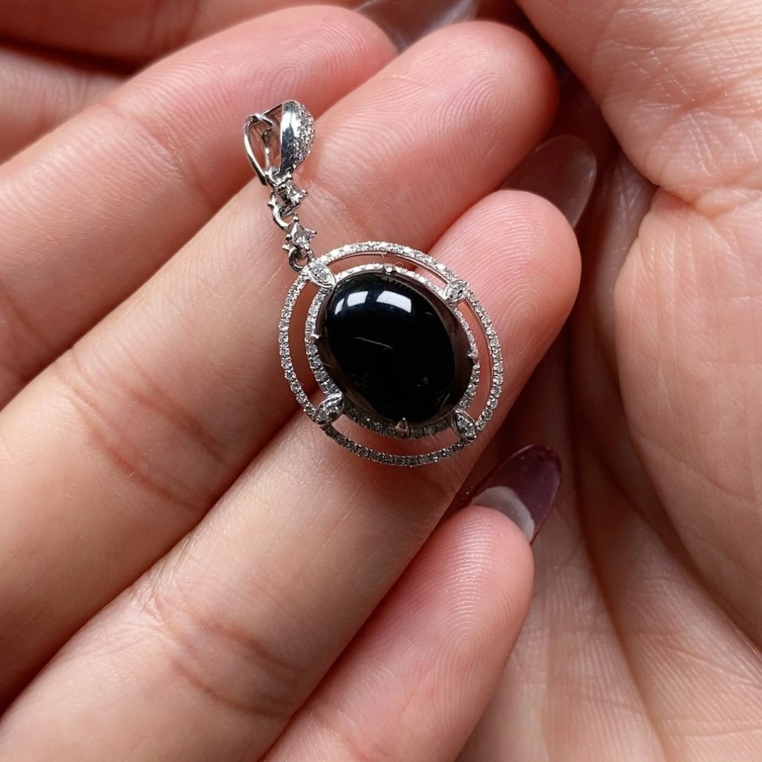 翡翠颈饰18K金镶嵌墨翠