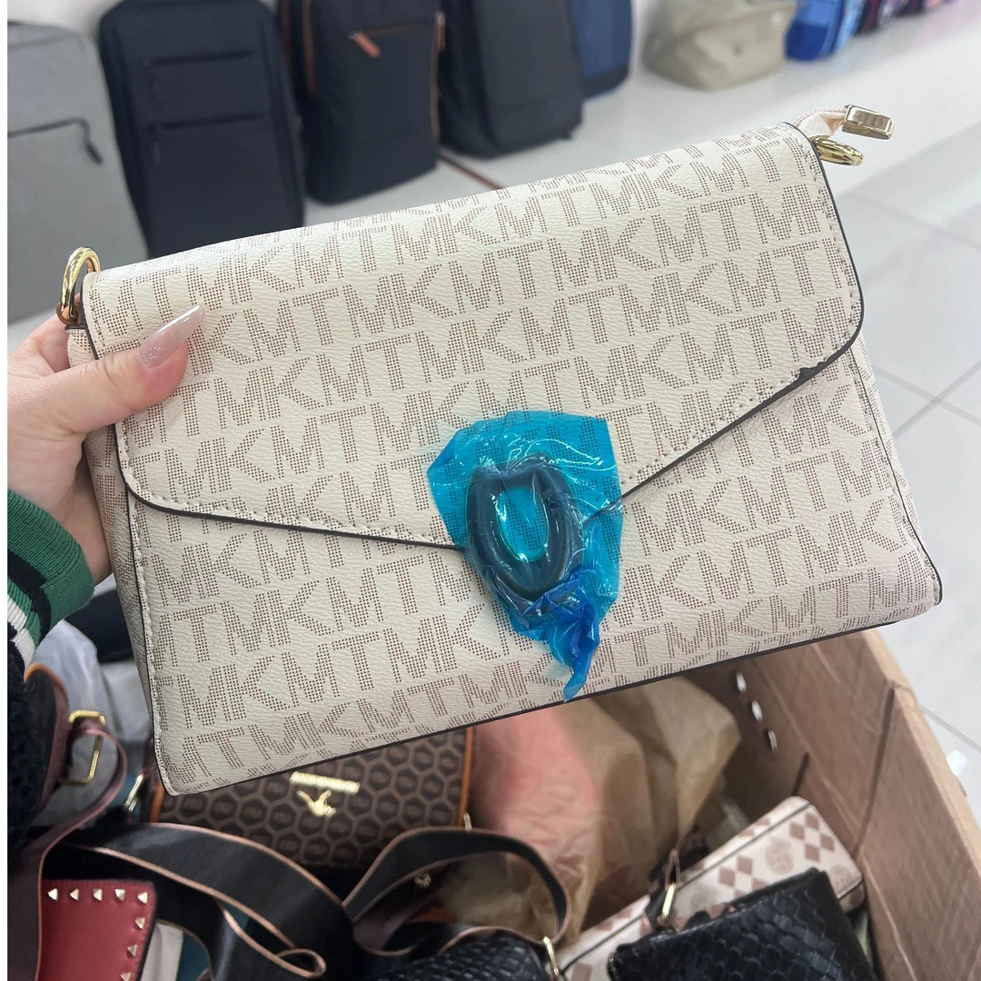 森佳箱包直播推荐各类包包专拍下单备注编码女童男童双肩背百搭