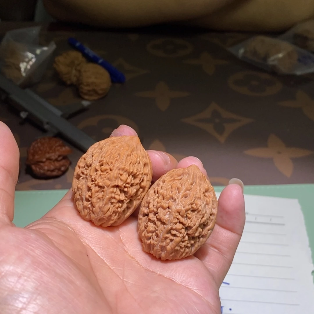 文玩核桃吊坠?****容33尺大蒜头