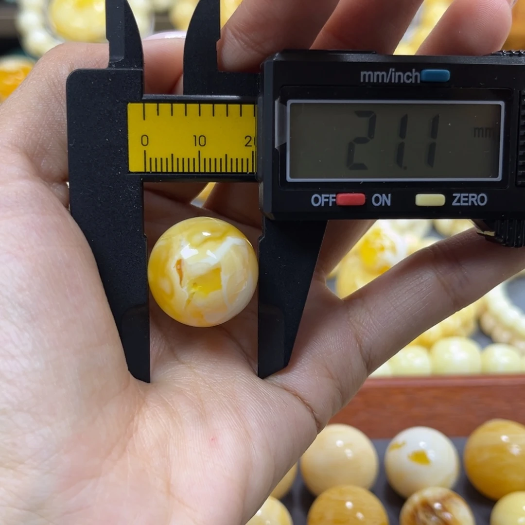 琥珀未镶嵌手串……