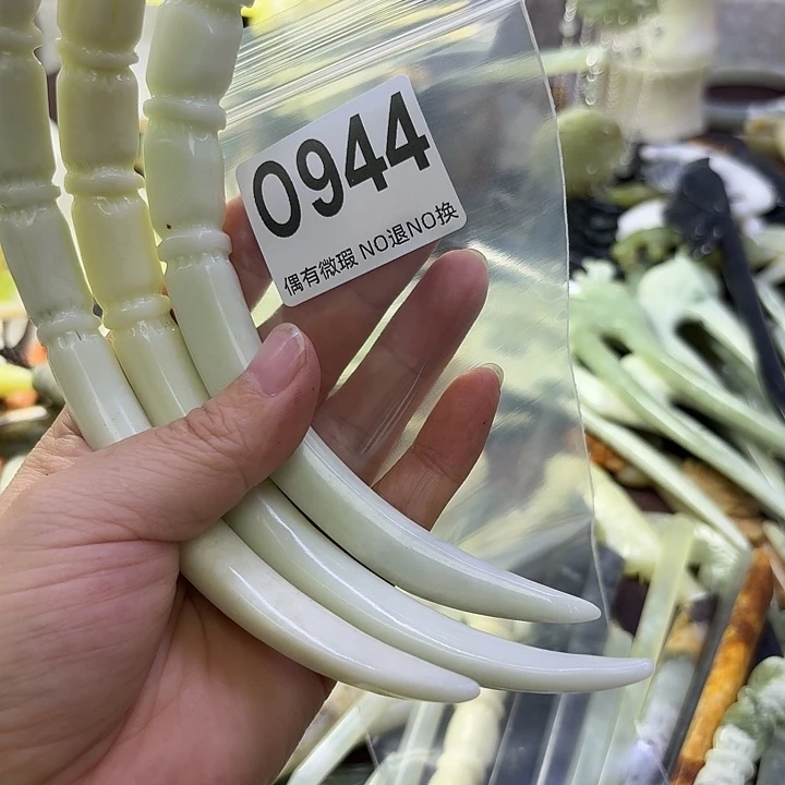 雪***色蛇纹石玉合金发饰