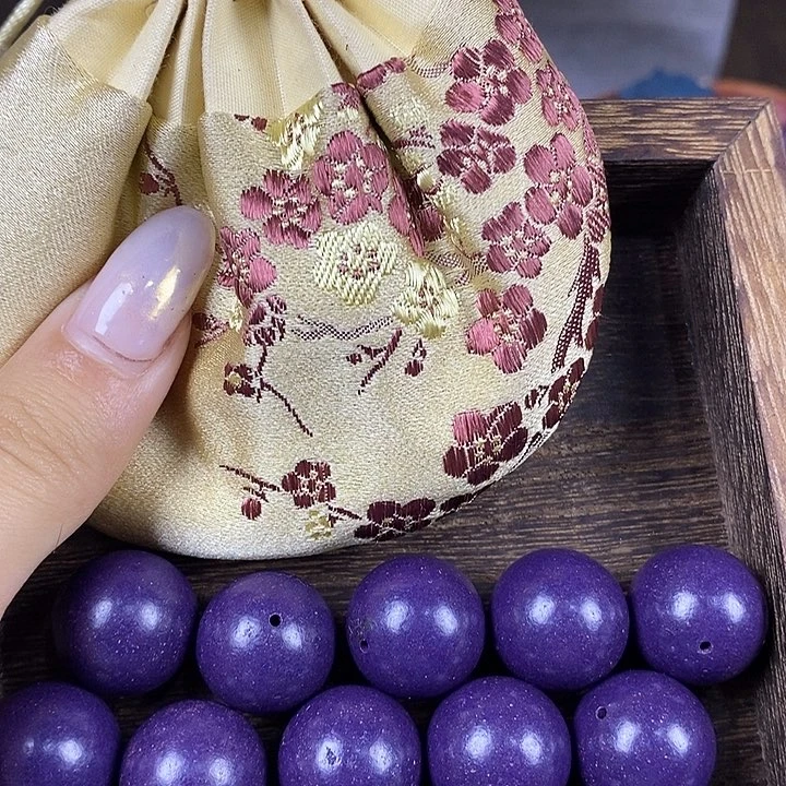 1.8紫气东来瑕疵珠约45g