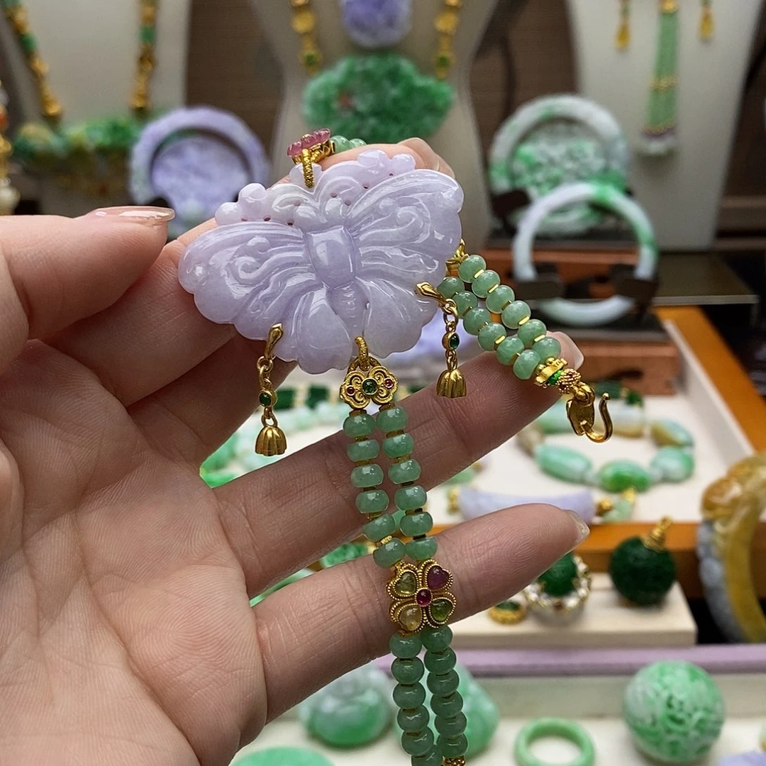 颈饰未镶嵌翡翠天然