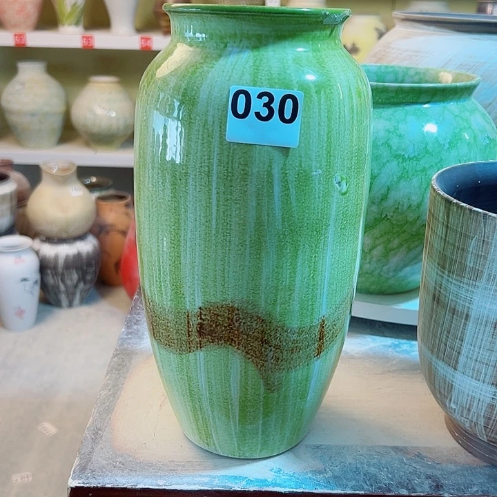 未***期陶瓷精品口10，高29，摆件030