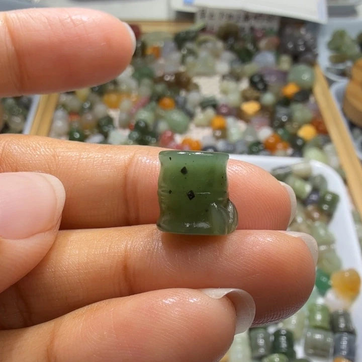 和田玉未镶嵌珠宝半成品