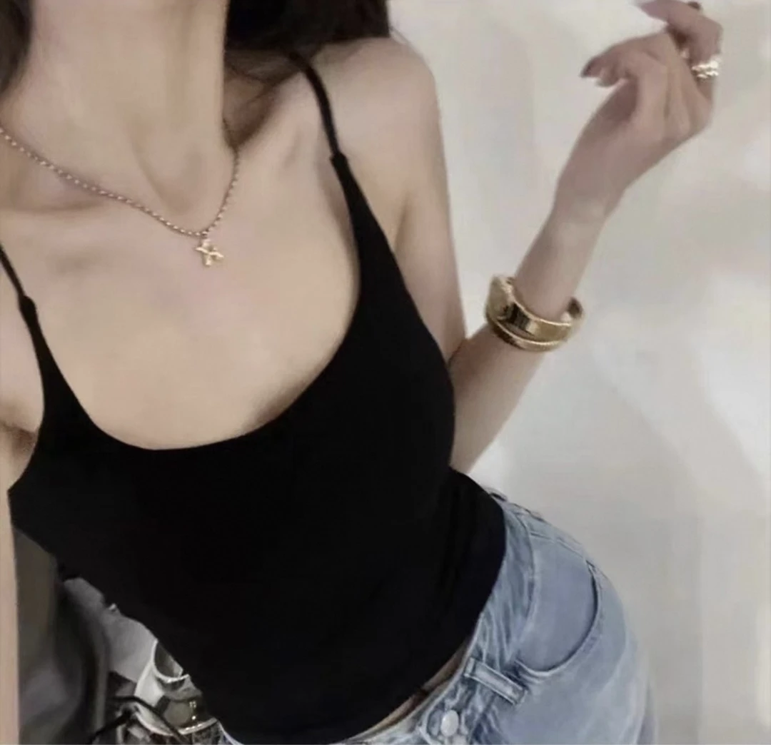 520辣妹性感白色带胸垫吊带修身抹胸吊带背心