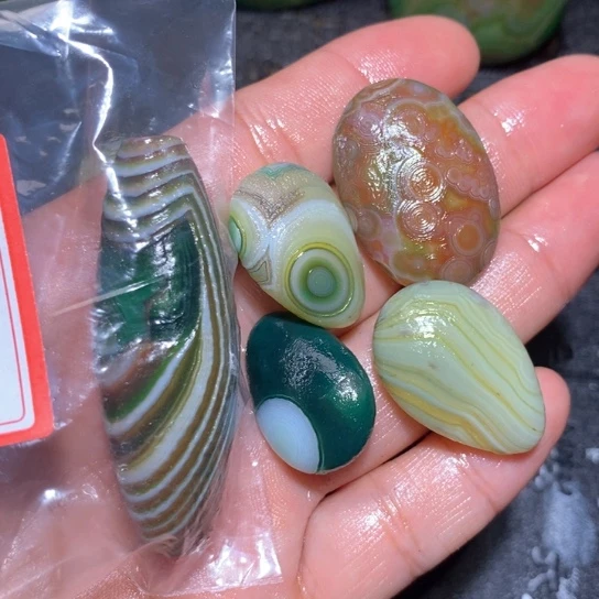 石英质玉珠宝半成品未镶嵌任*