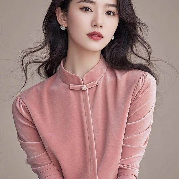 奥莱【品牌撤柜】高级感新中式国风多巴胺粉色盘扣丝绒上衣女早秋慵