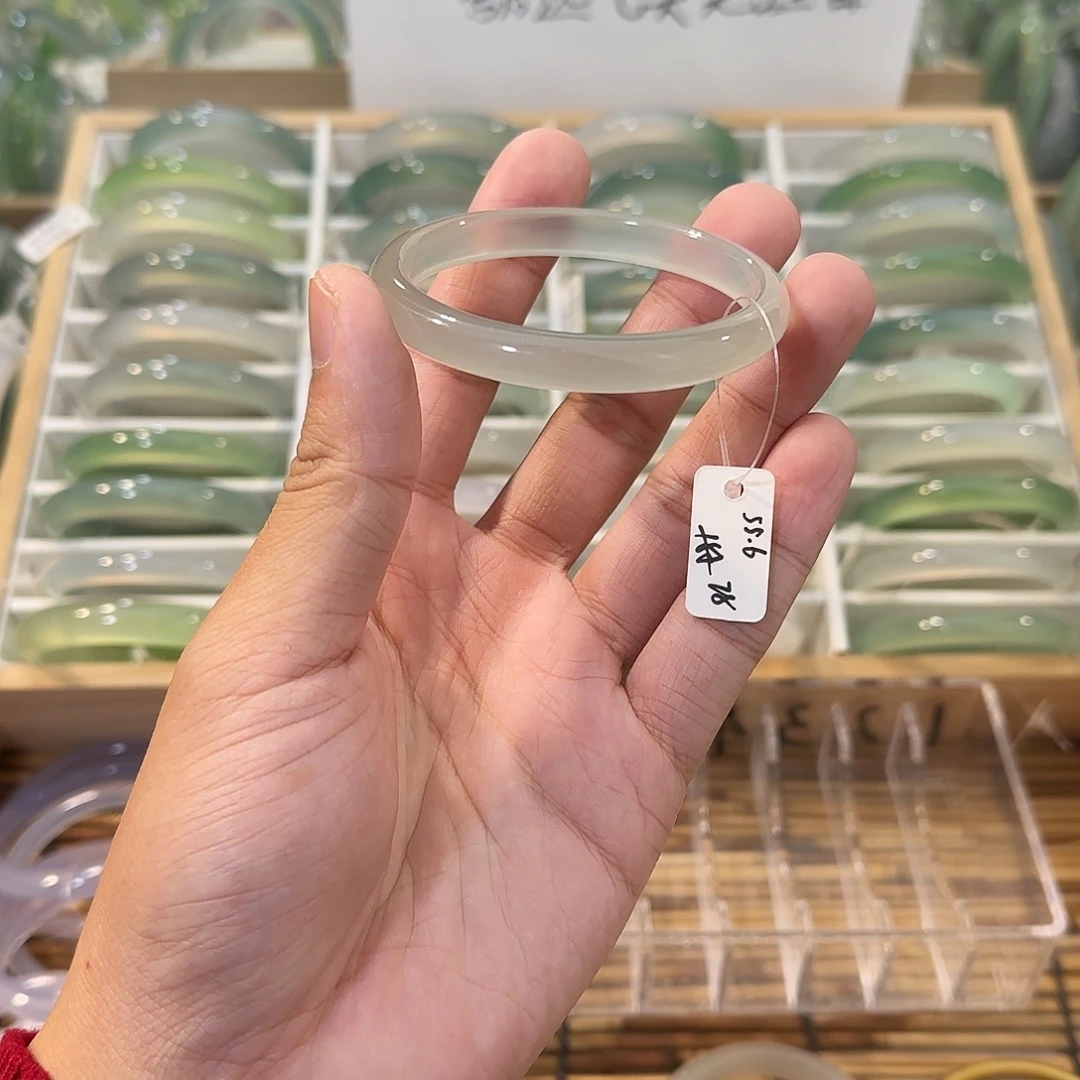 玛瑙/玉髓未镶嵌手镯圈口55.6