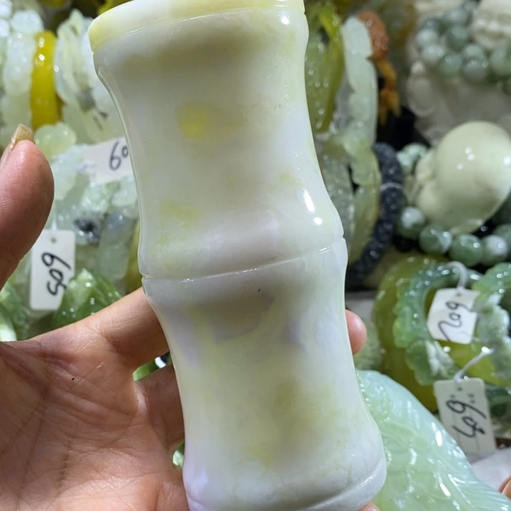 岫玉未镶嵌岫玉笔筒