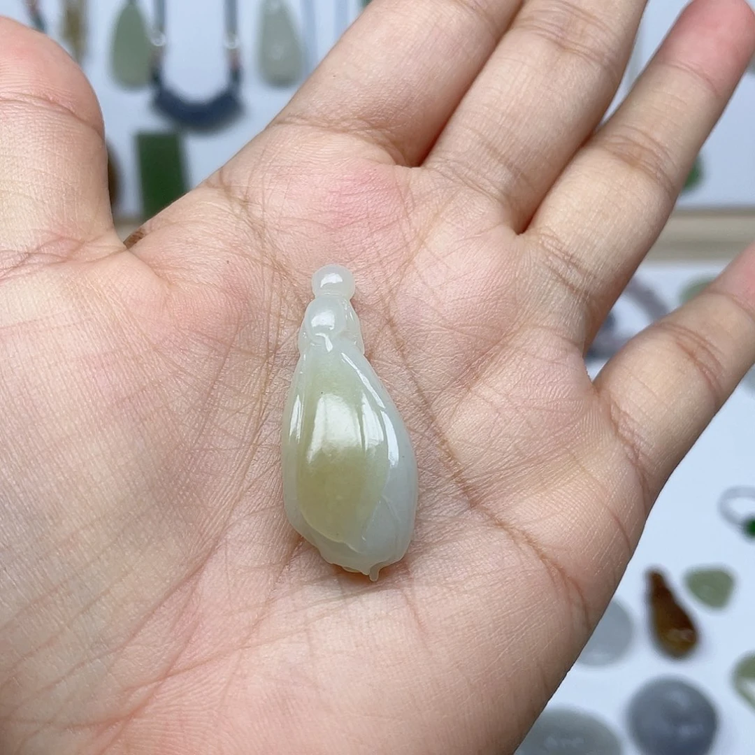 *****颈饰未镶嵌和田玉