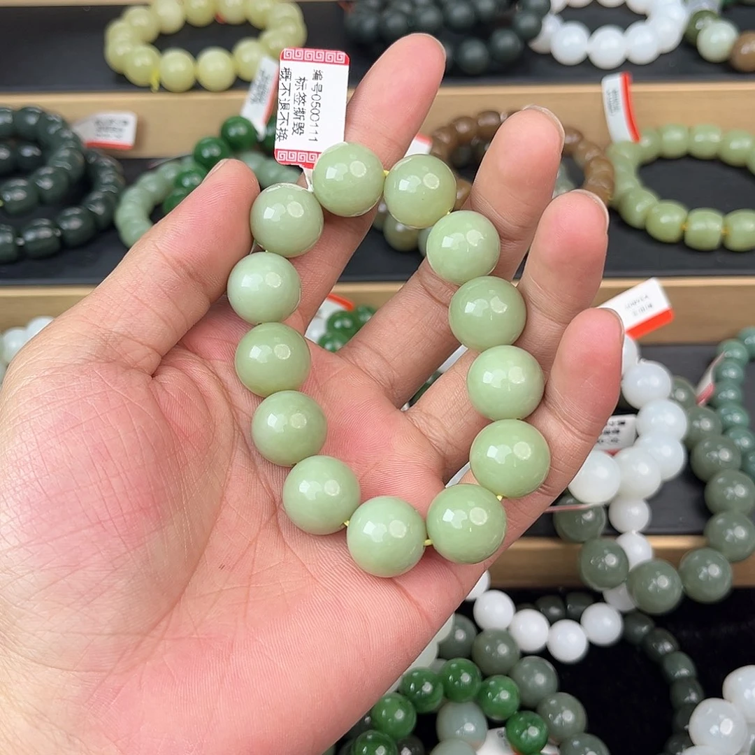 和田玉手串未镶嵌纯天然新疆和田玉若羌青黄口牛油果绿16mm