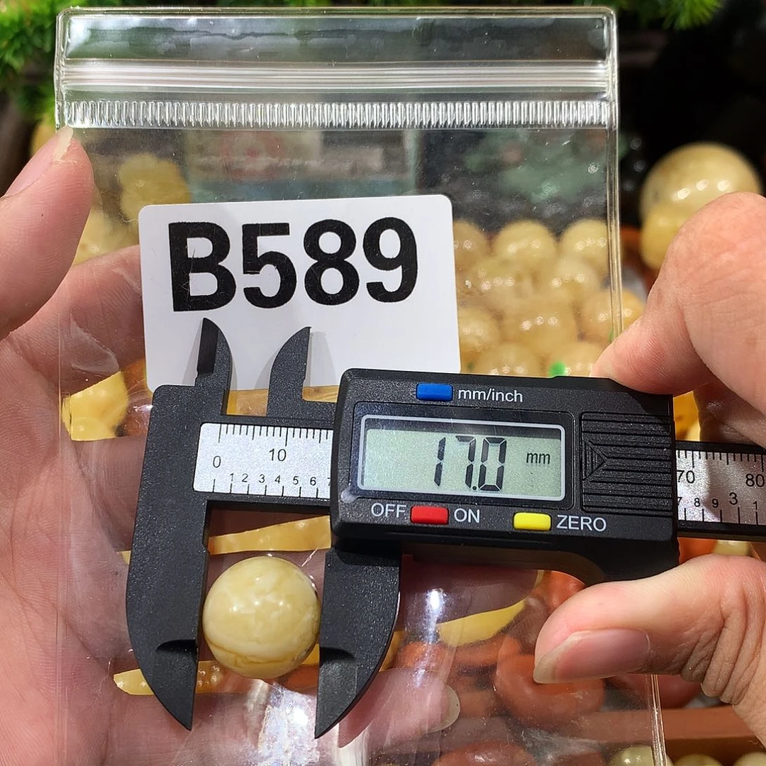 未镶嵌琥珀珠宝奇石