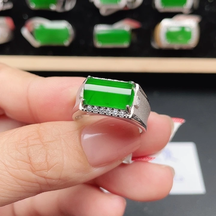 翡翠银S925镶嵌戒指天然a翡翠没运费险