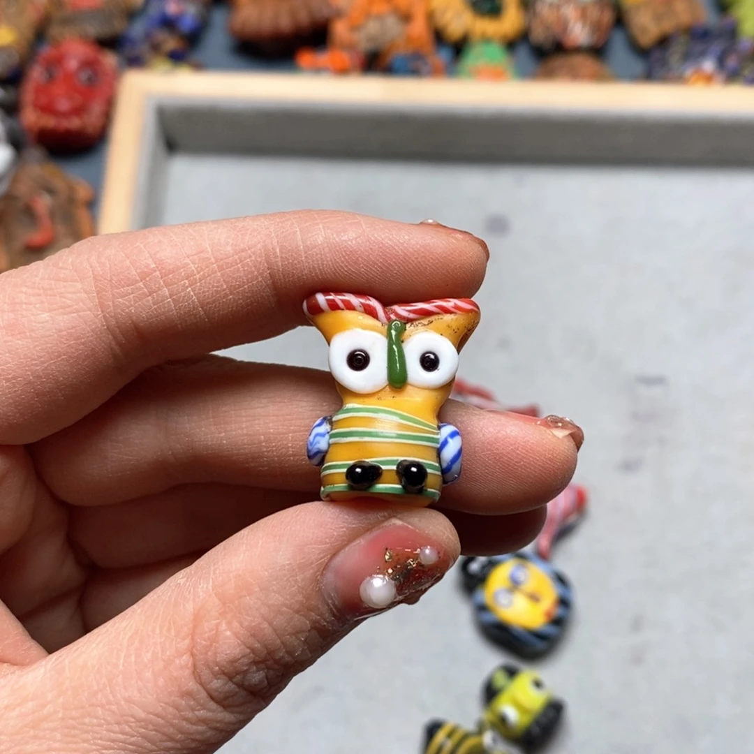 琉璃颈饰印度尼西亚猫头鹰