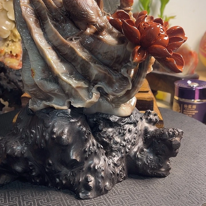 寿山石翠鸟占残荷