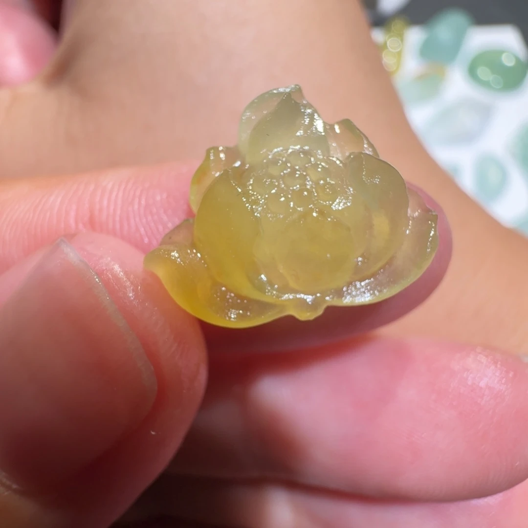 定制翡翠未镶嵌冰黄翡莲花