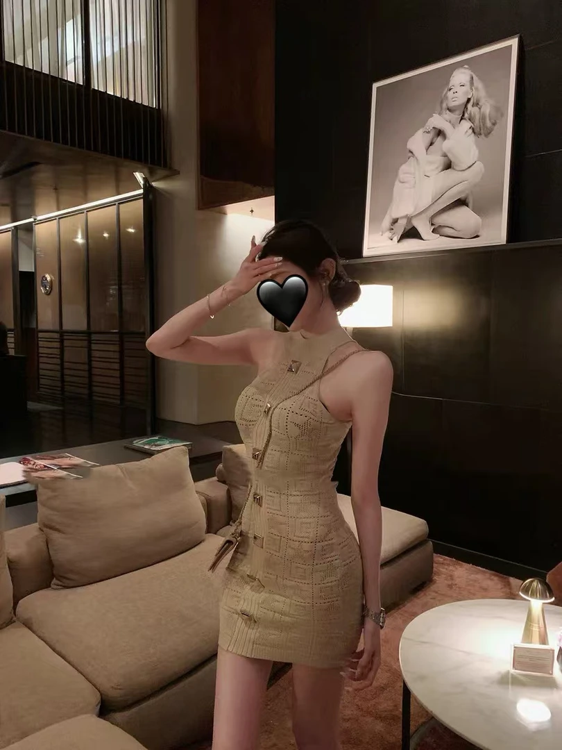 巴小尔曼 提花针织连衣裙女夏季时尚收腰显瘦无袖重工金属包臀裙