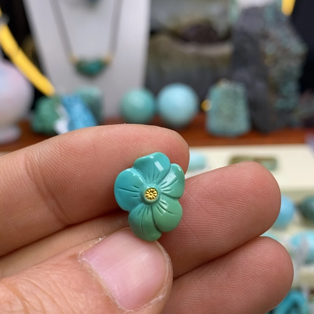 绿松石未镶嵌珠宝奇石