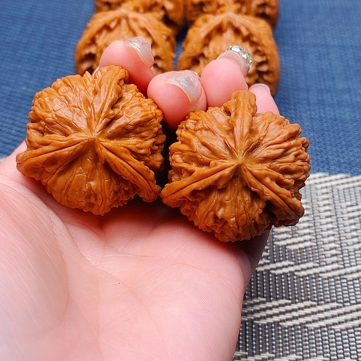 飞***鑫文玩核桃吊坠三棱