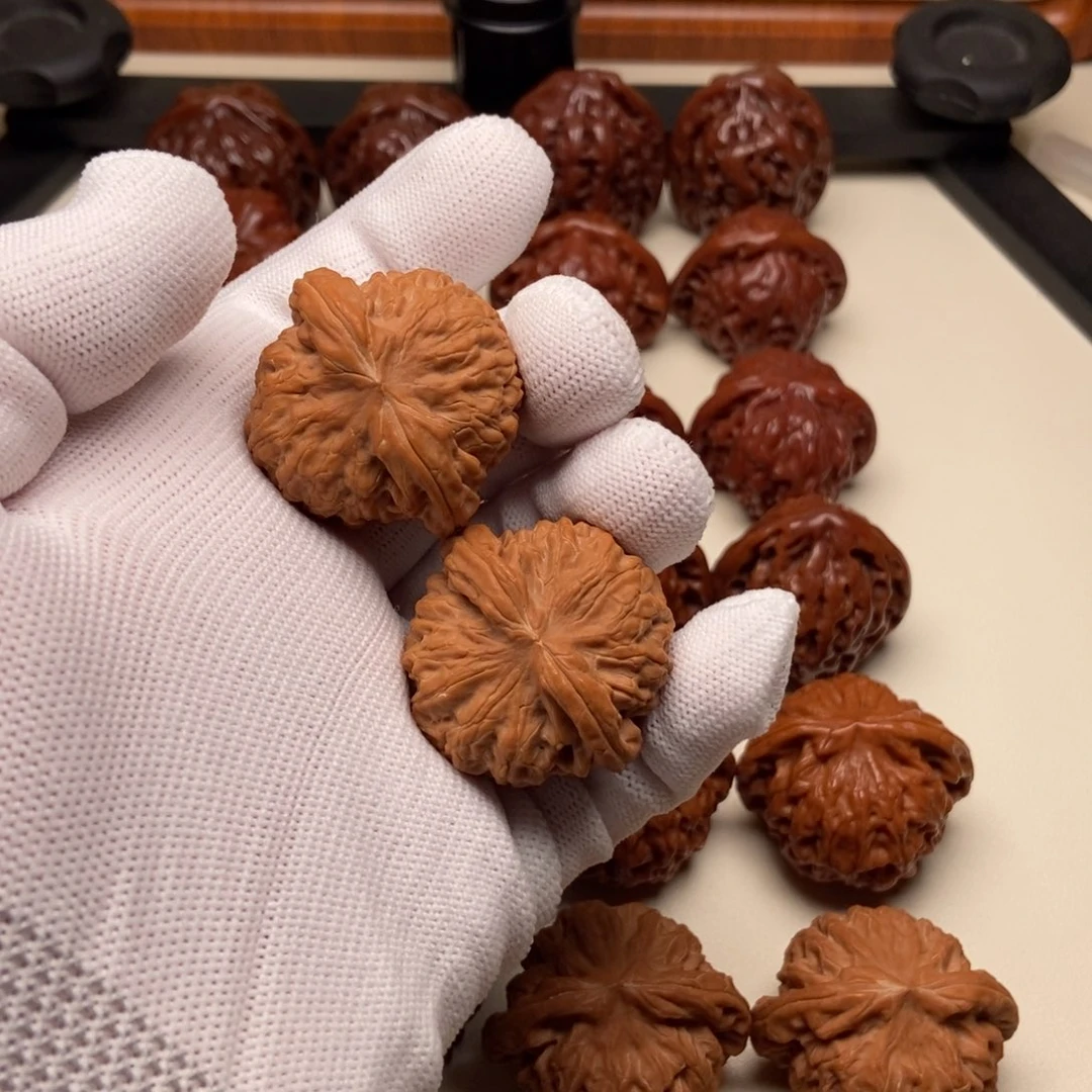 文玩核桃把件核王