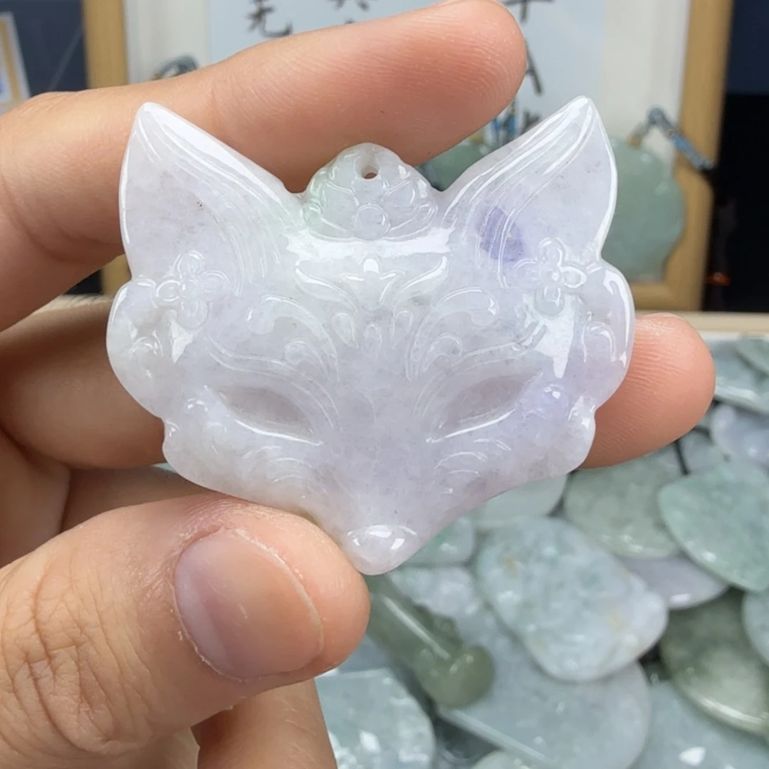 翡翠挂件未镶嵌翡翠