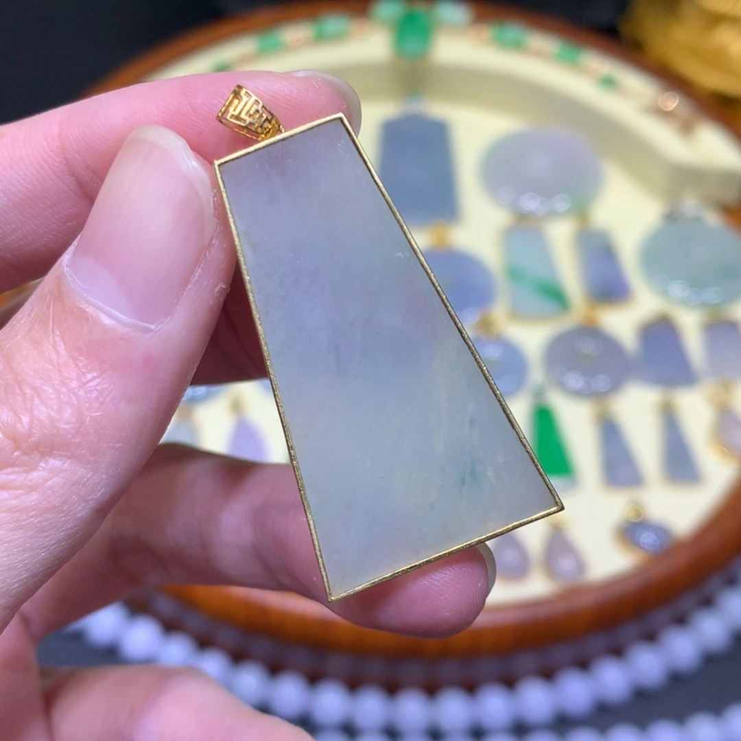 翡翠吊坠(不含链)18K金镶嵌