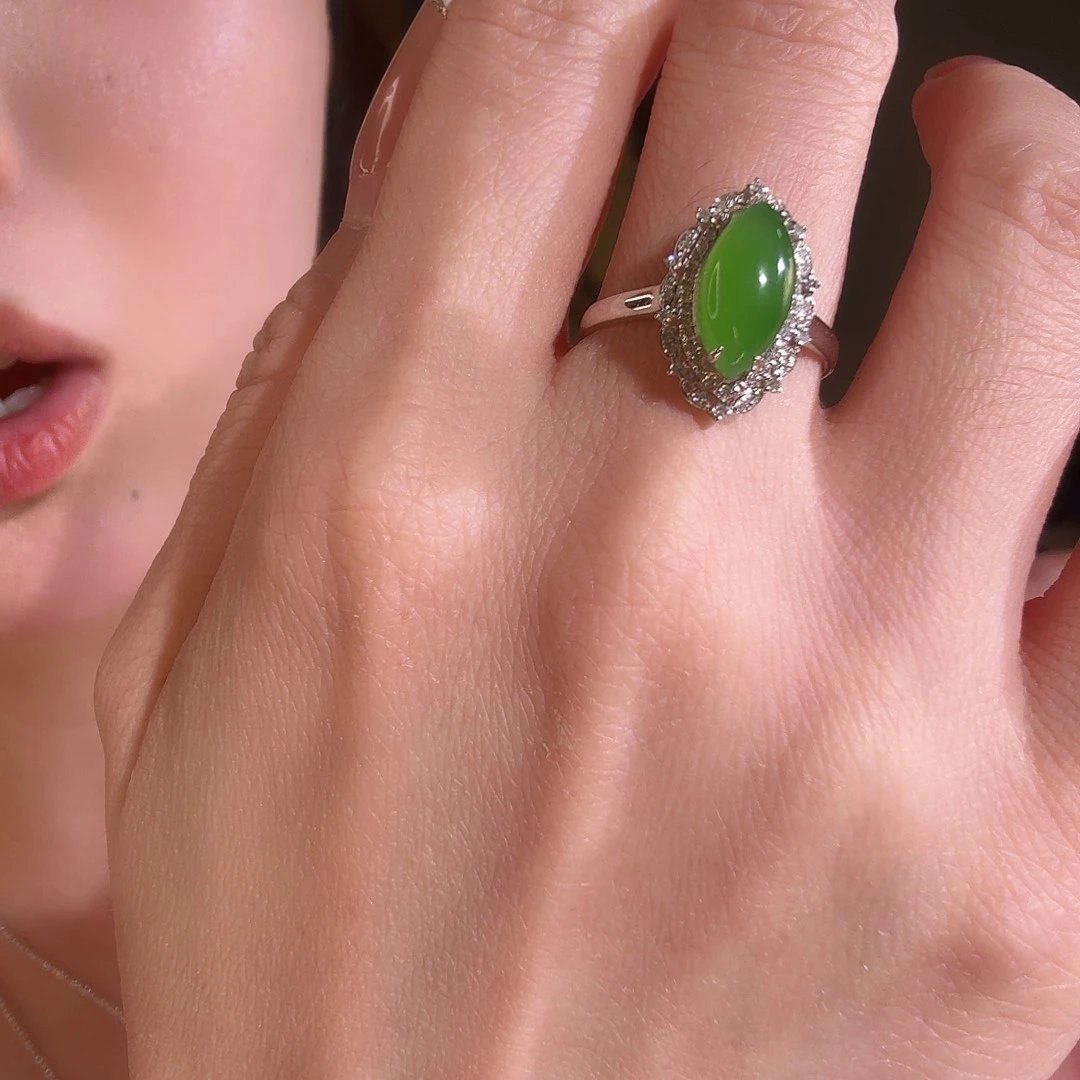 和田玉18K金镶嵌戒指