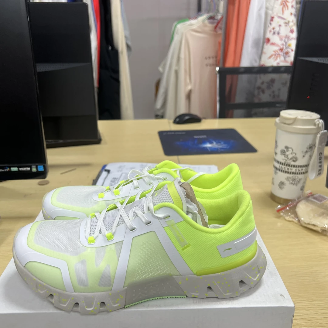 《B品以直播展示为准》鞋底微脏(X763)李宁女子运动跑鞋AFVT004-1