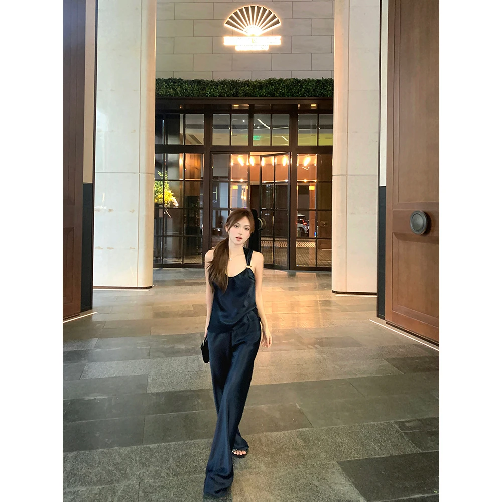 法式轻奢感缎面慵懒套装女金属扣吊带背心百搭休闲直筒长裤两件套