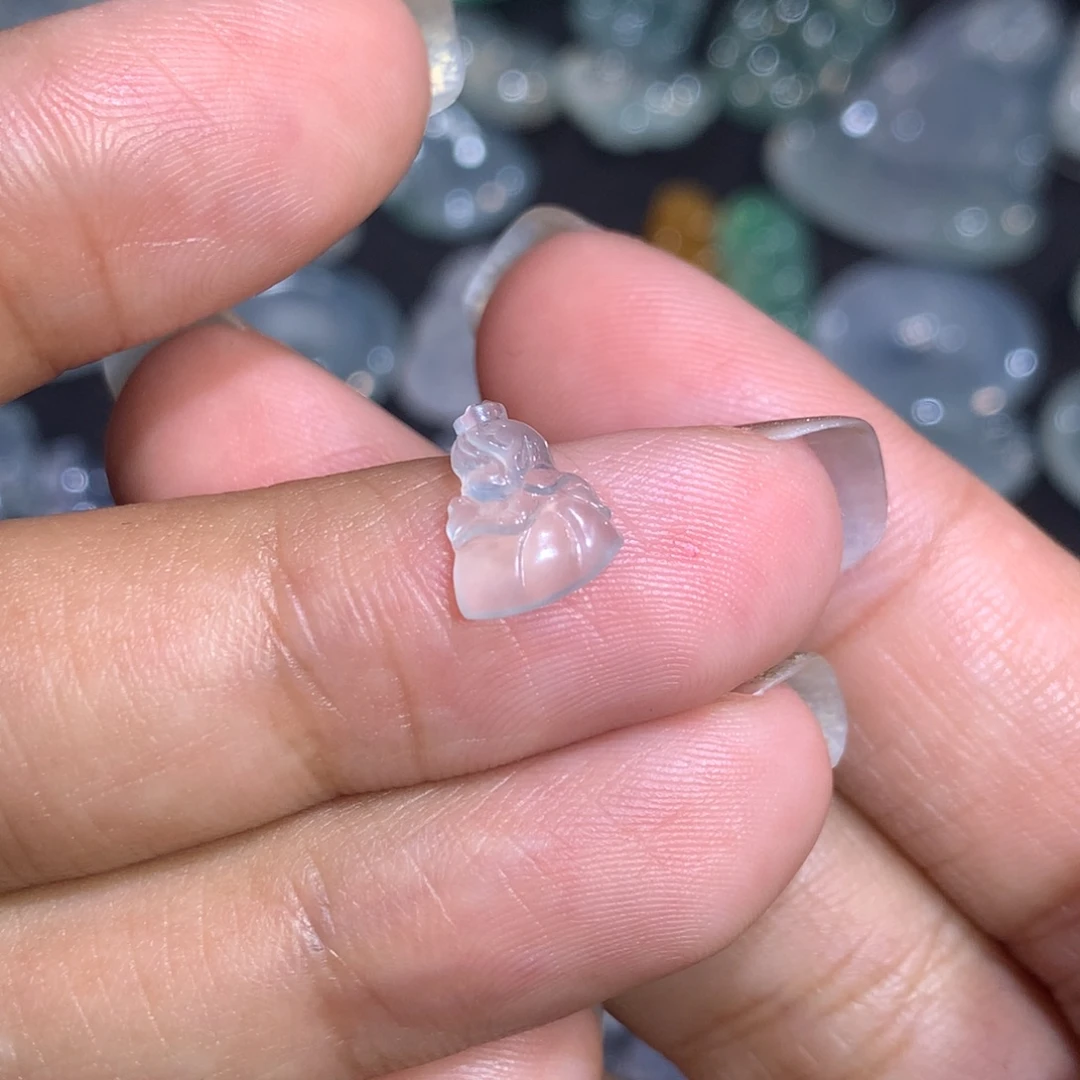 翡翠裸石未镶嵌高冰小公主