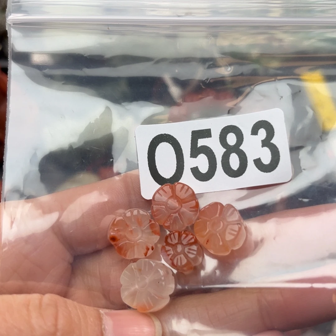 南红玛瑙未镶嵌珠宝奇石
