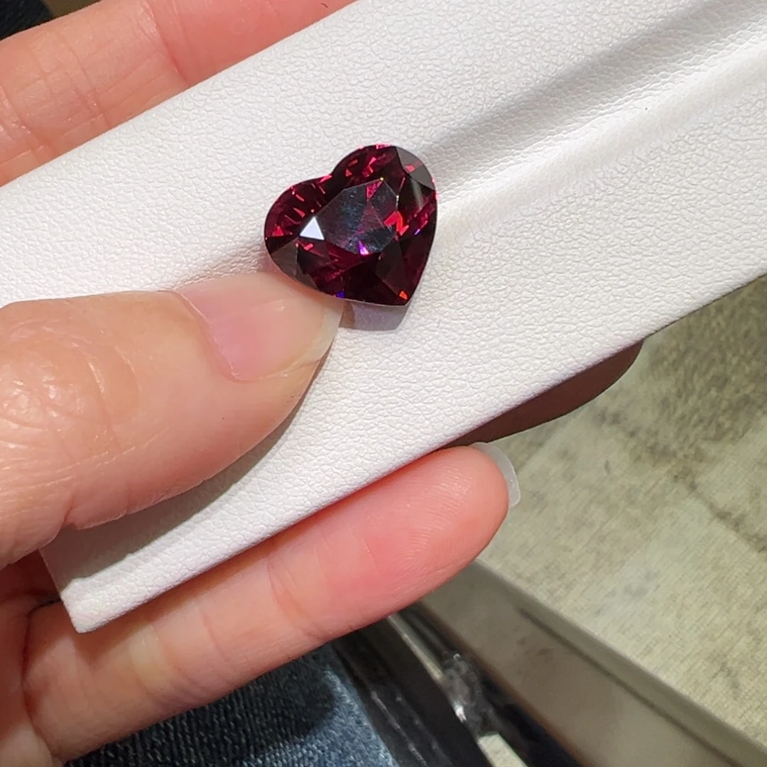 未镶嵌石榴石珠宝半成品11.65ct镁铝