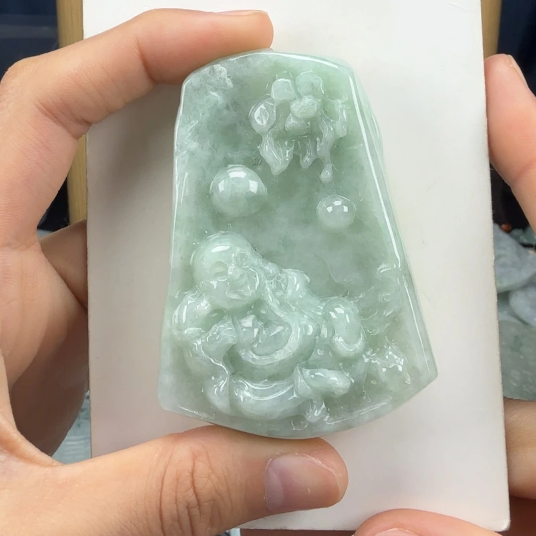 翡翠挂件未镶嵌翡翠