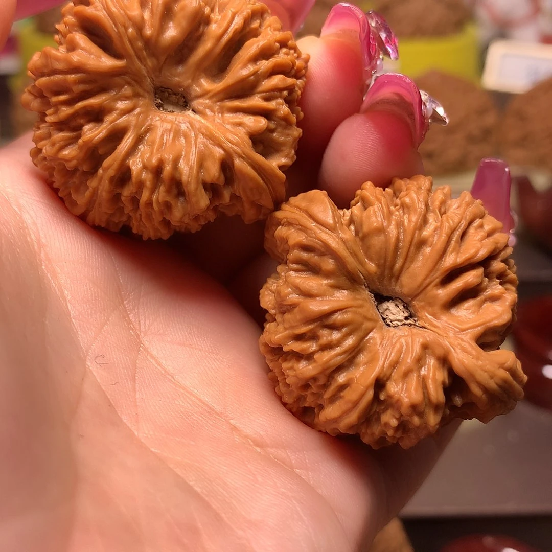 流***踏文玩核桃吊坠凹底南疆拉丝