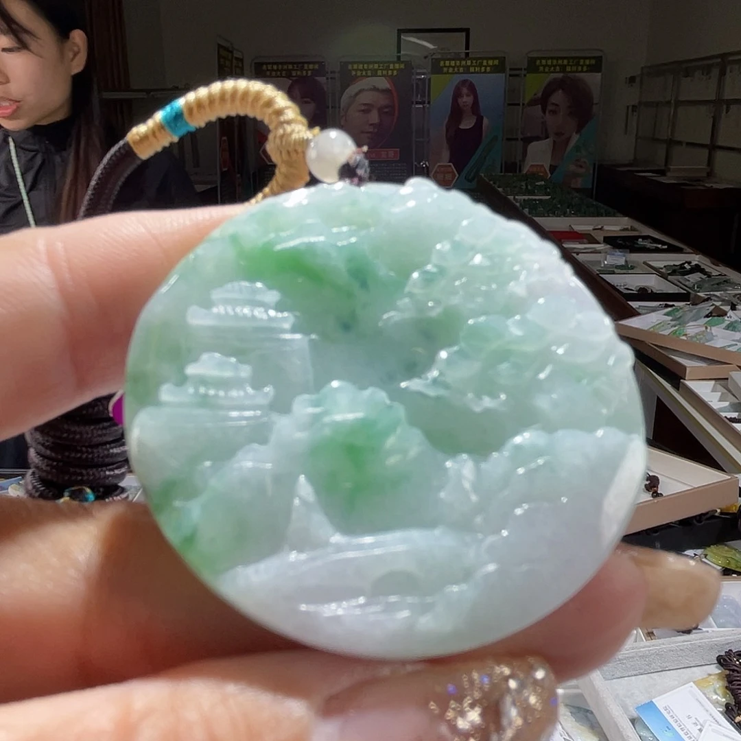 翡翠未镶嵌颈饰一