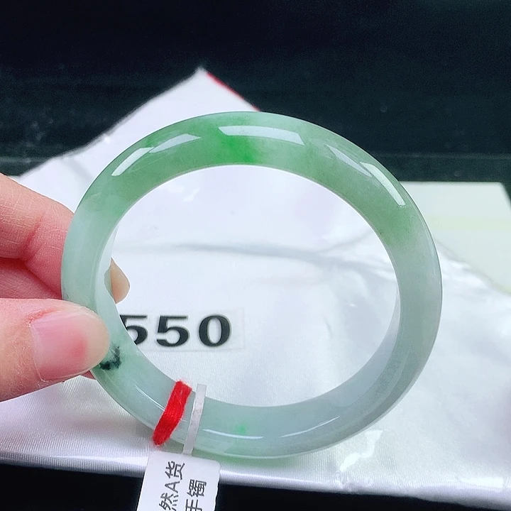 未镶嵌手镯翡翠550