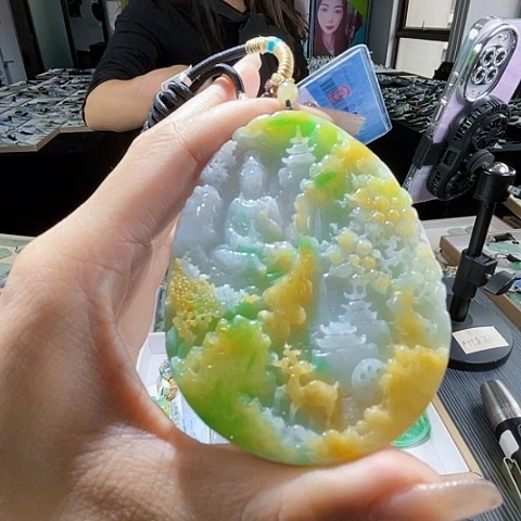 颈饰未镶嵌翡翠一个