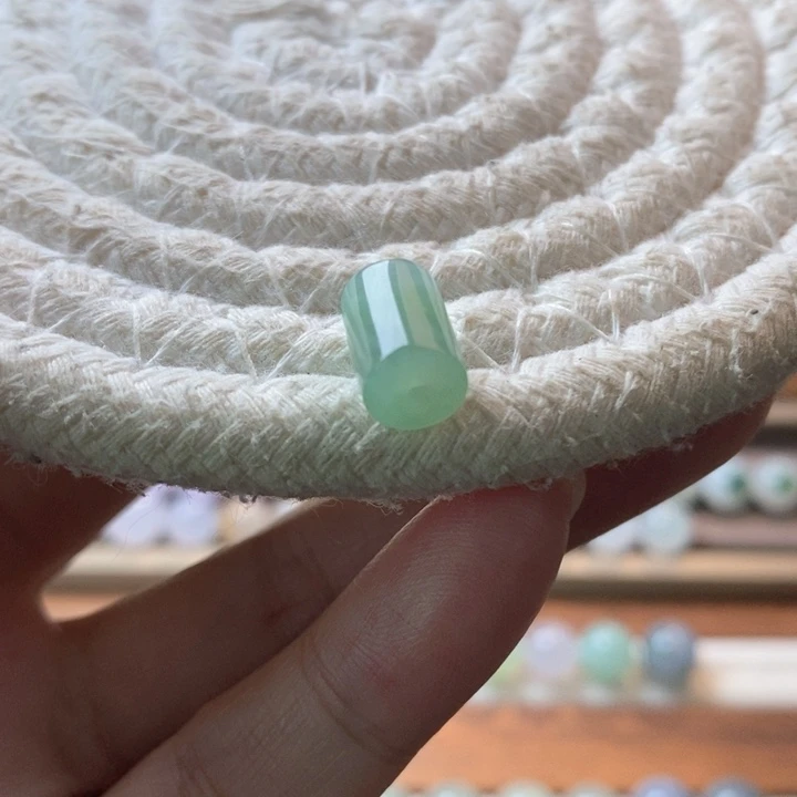 未镶嵌定制翡翠绿桶珠 买断不退换