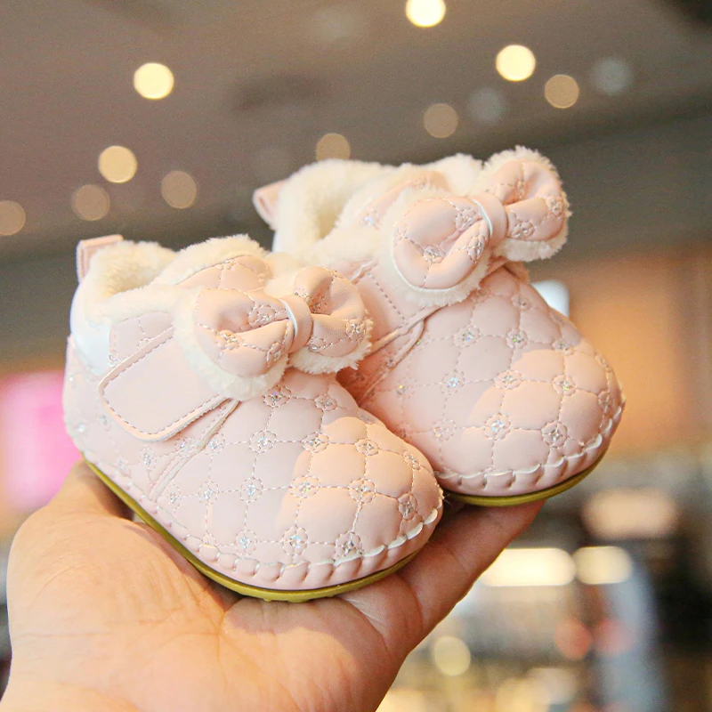 冬季女宝宝学步鞋加绒加厚0-1岁婴儿冬季加绒加厚学步男宝鞋