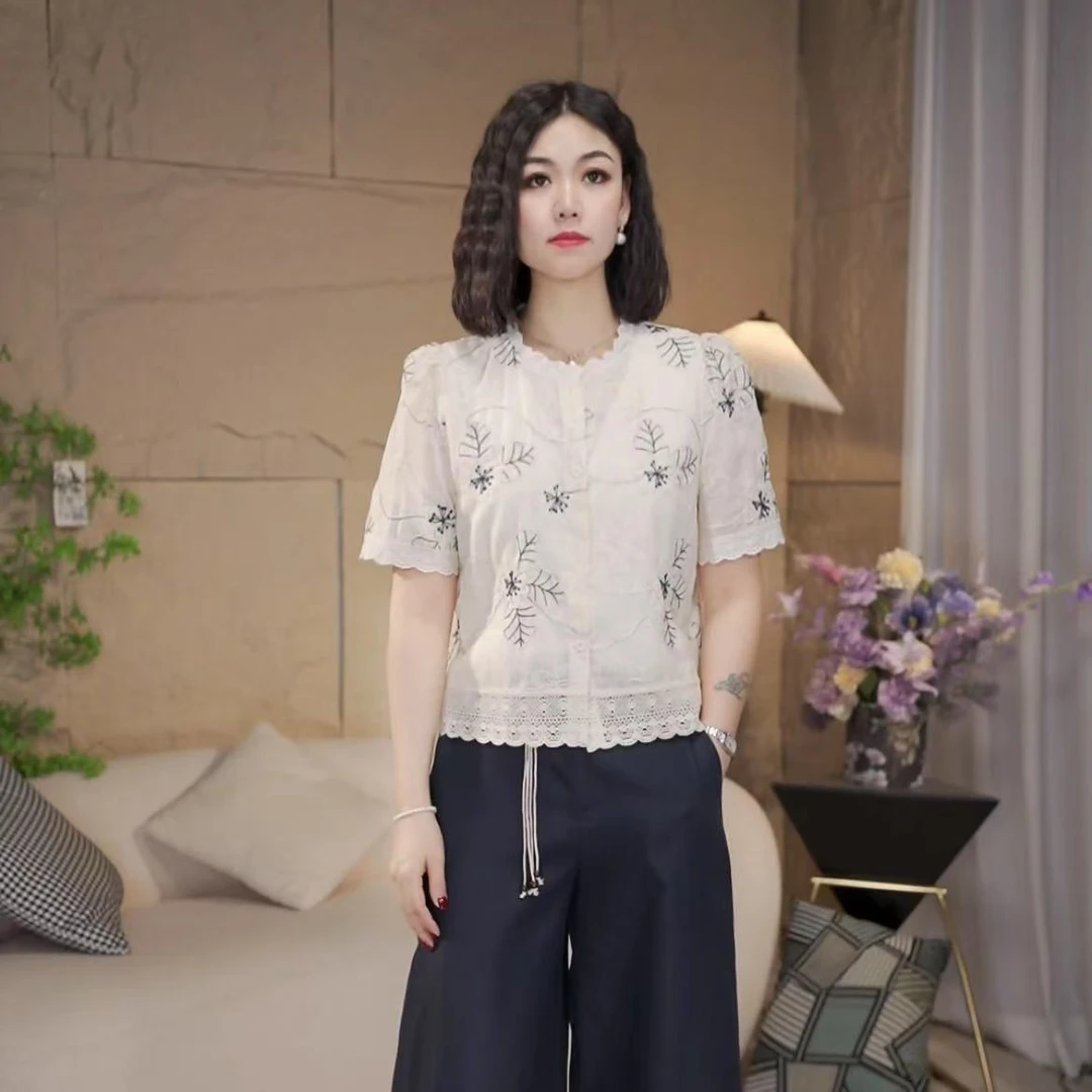 【依依推荐】399夏季款花边蕾丝刺绣百搭气质上衣休闲薄款