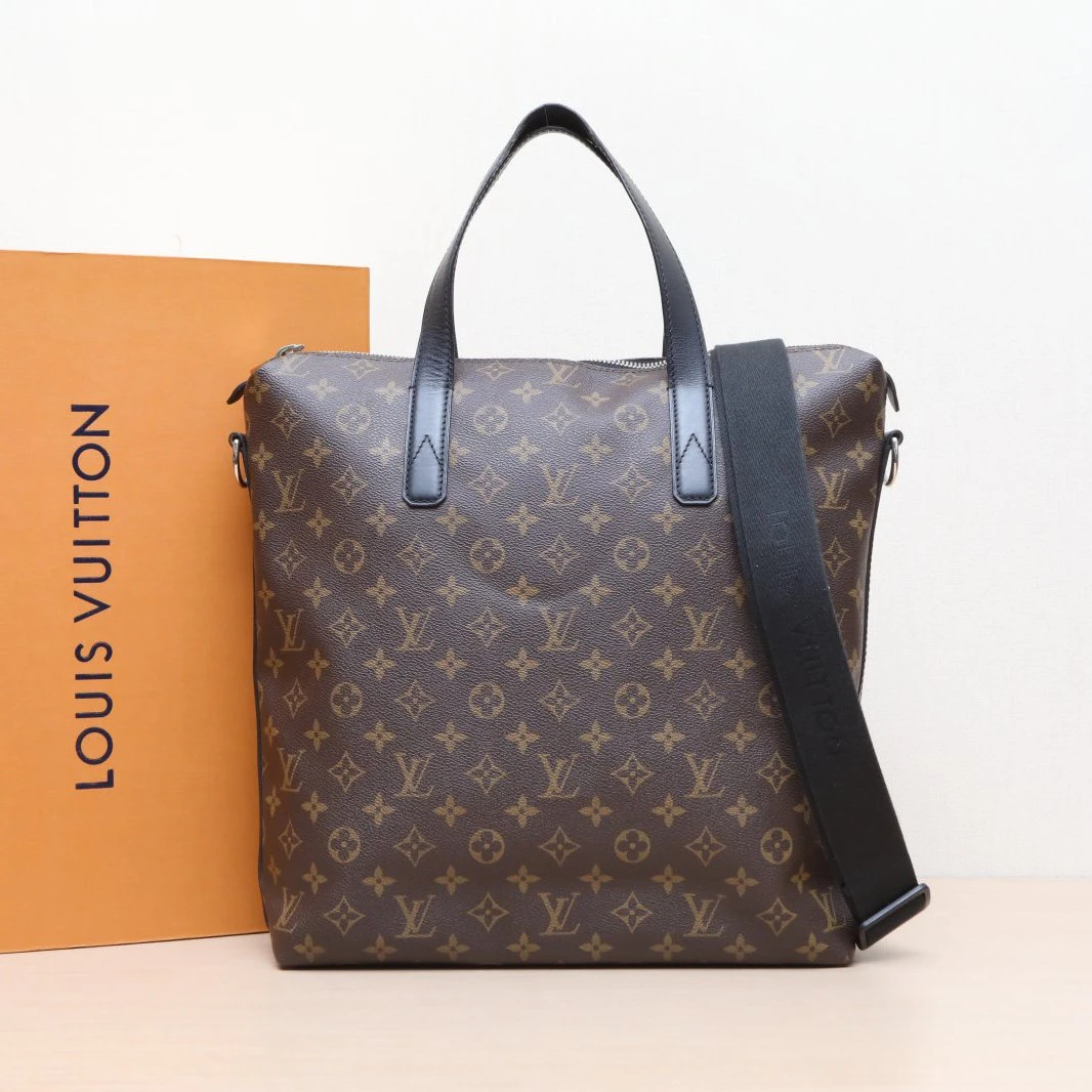 95新 LouisVuitton/路易威登 活动黑黑 竖版 手提 公文包