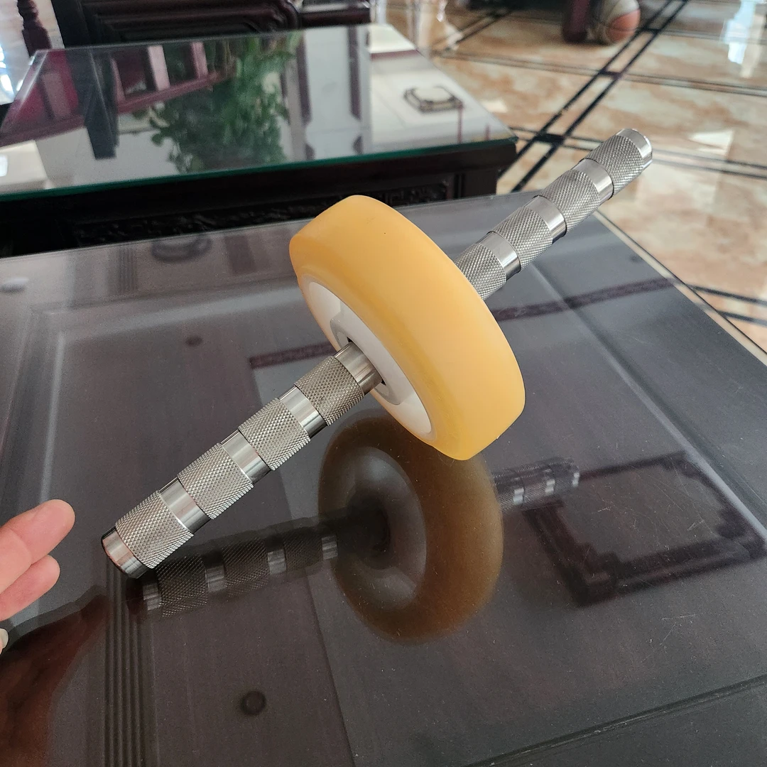 健腹轮升级天然牛筋轮胎，直径15厘米，不锈钢压花手柄单边长度15.5