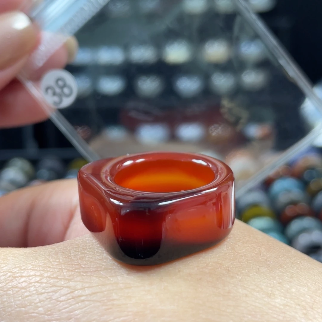 玛瑙/玉髓未镶嵌戒指38号港码18直径18.3（非质量问题.不退不换）