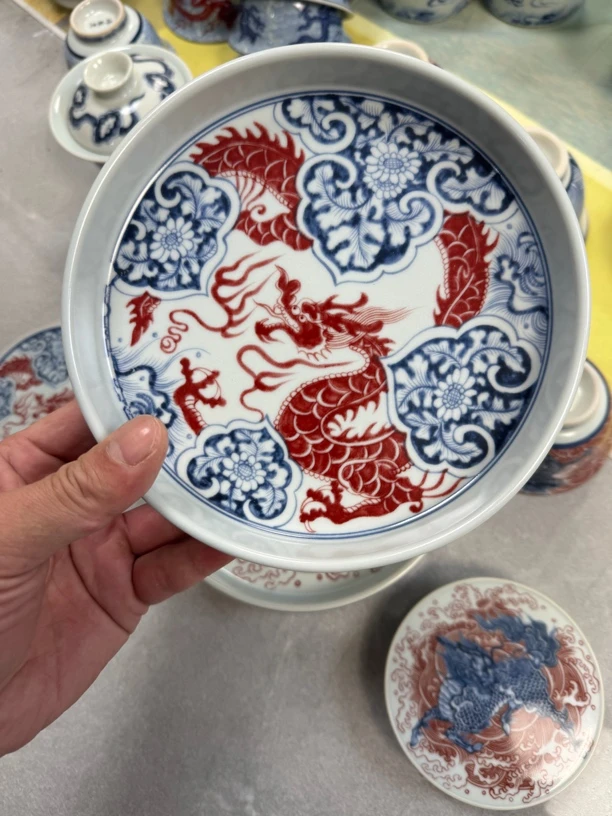 景德镇釉里红如意穿花龙大壶乘